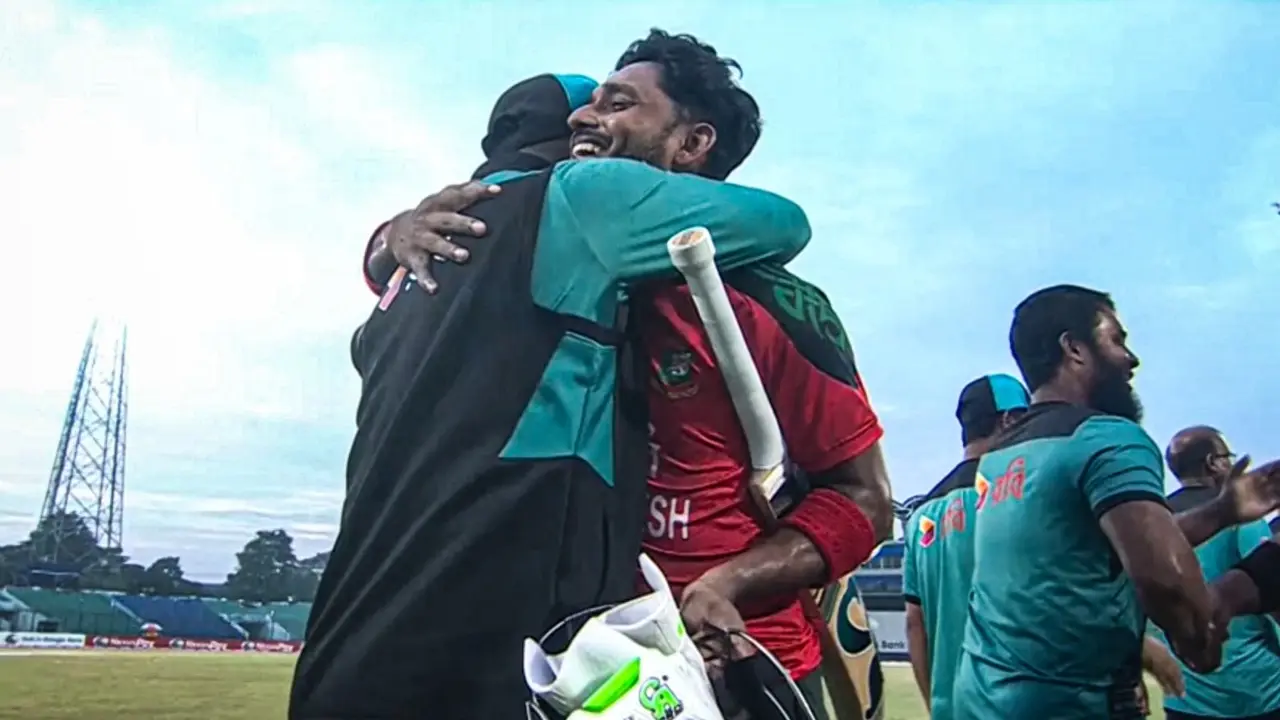 রেকর্ড ছক্কা ও জয়ে বছর শেষ, শীর্ষে তামিম
