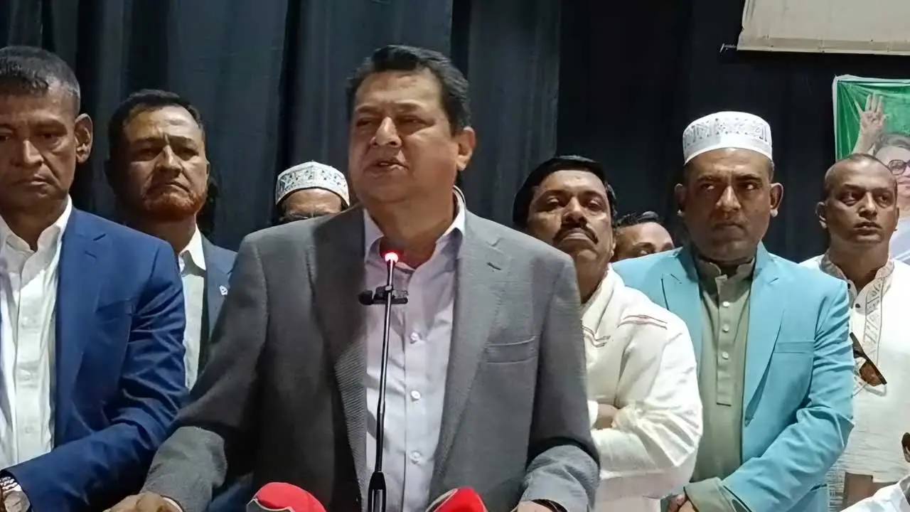 যতবড় নেতাই হন তারেক রহমানের কাছে আপনি একজন কর্মী মাত্র
