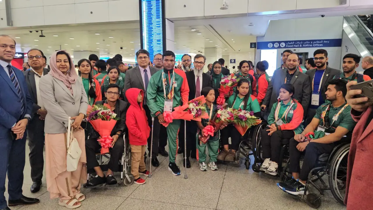 দুবাইয়ে পদকজয়ীদের ফুলেল শুভেচ্ছা জানালেন রাষ্ট্রদূত-কনসাল জেনারেল