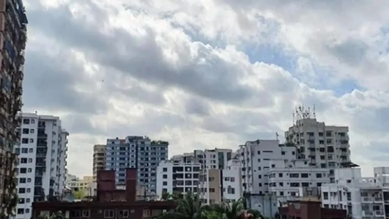 ঢাকার আকাশ আংশিক মেঘলা, আবহাওয়া থাকবে শুষ্ক