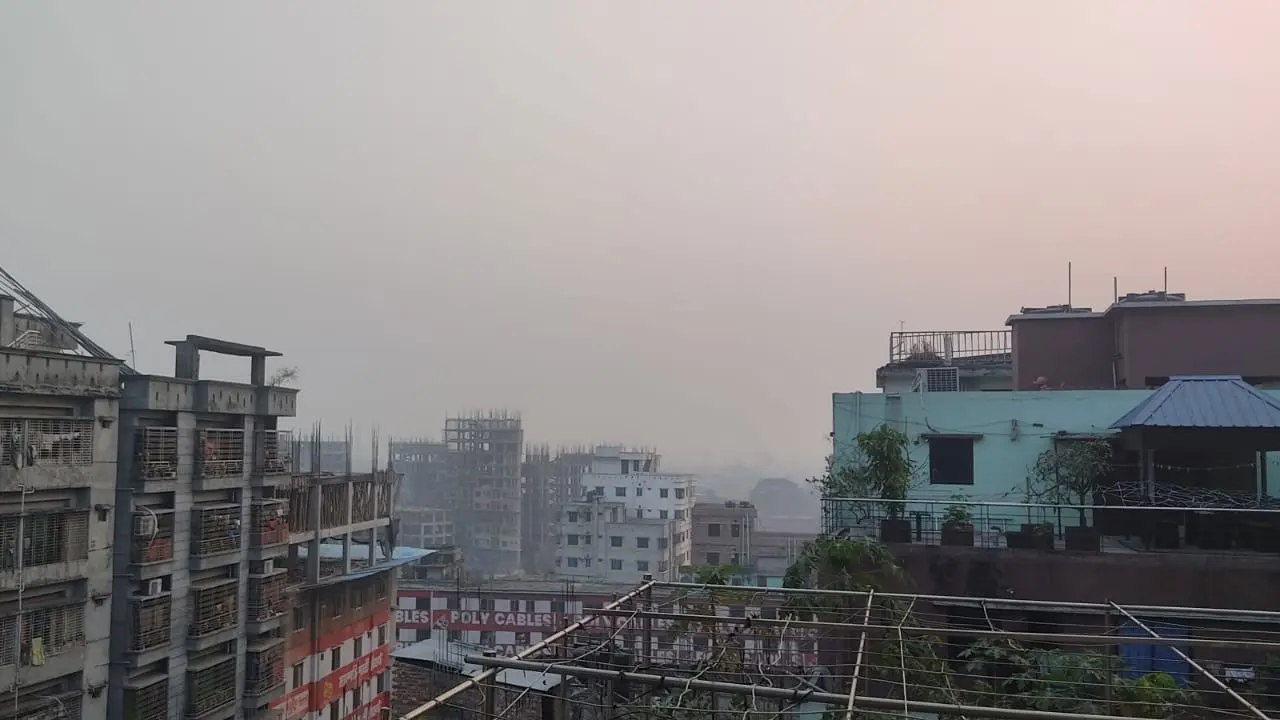 ঢাকায় বাড়ছে শীতের আমেজ, তাপমাত্রা নামল ১৭ ডিগ্রিতে