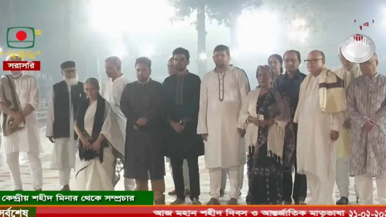 ভাষা শহীদদের প্রতি উপদেষ্টাদের শ্রদ্ধা