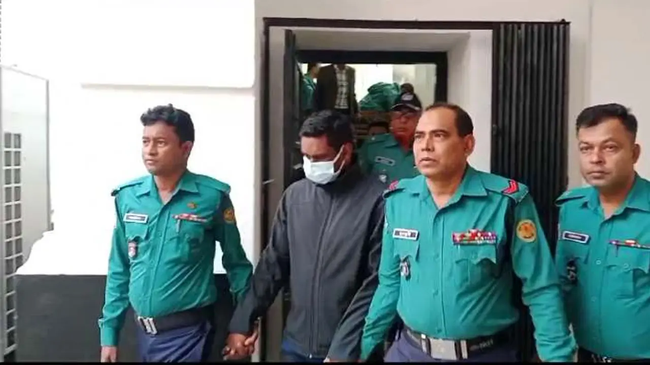 সাবেক সহকারী কমিশনার রাজন কুমারকে কারাগারে পাঠানোর নির্দেশ