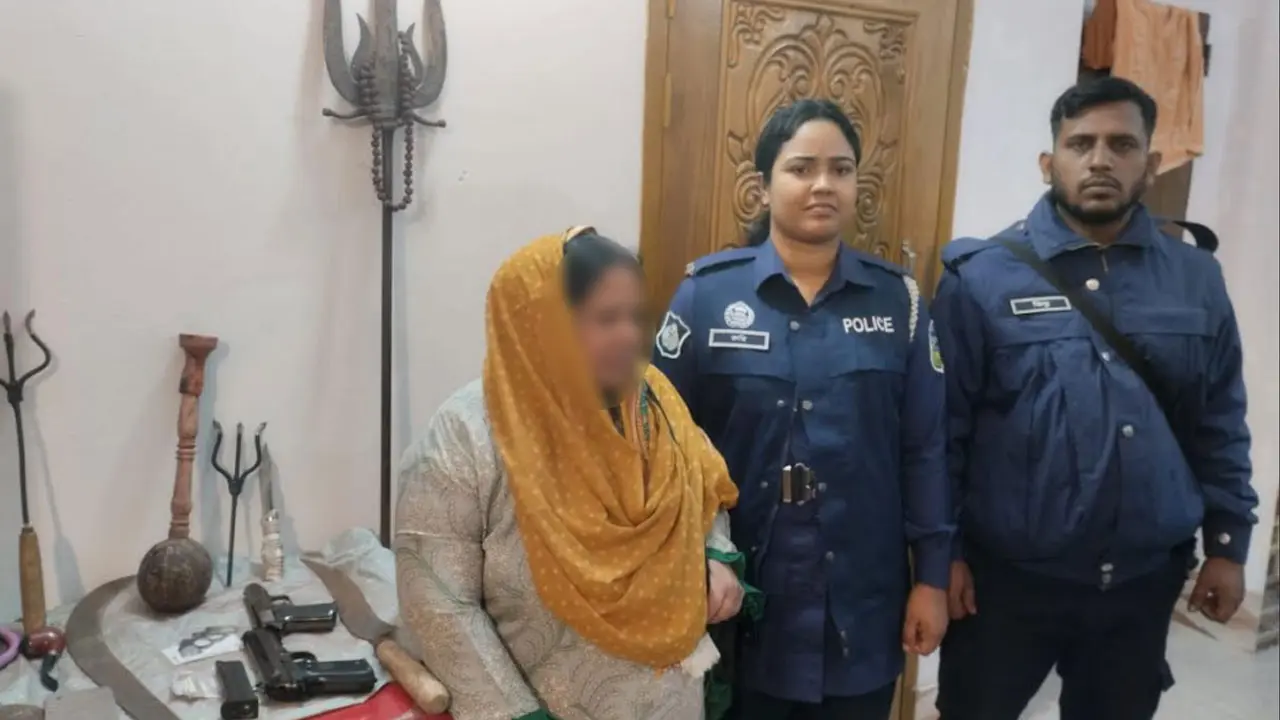 গফরগাঁওয়ে ছাত্রলীগ নেতার বাসা থেকে অস্ত্রসহ নারী গ্রেপ্তার