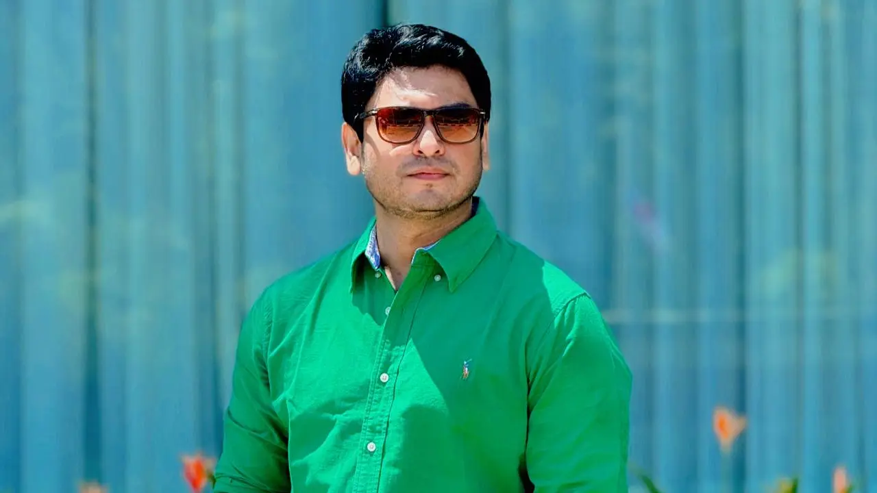 নিজ বাড়িতে গুলিবিদ্ধ অভিনেতা আজাদ