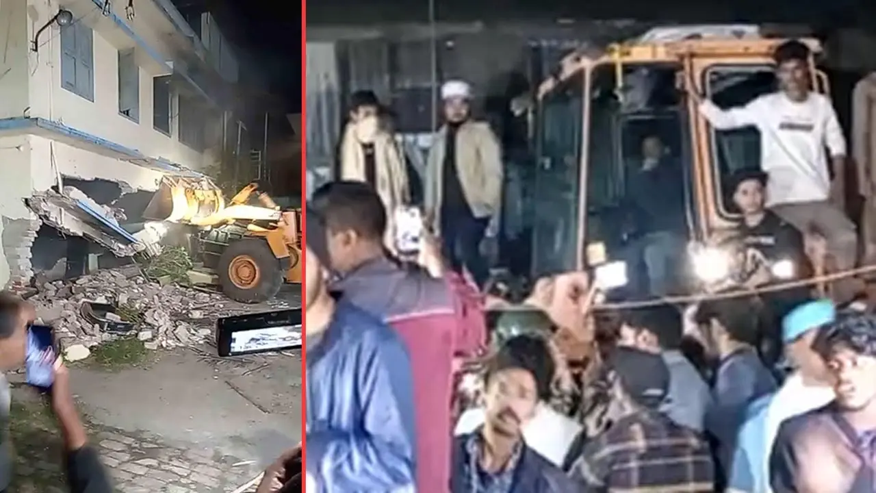 বরিশালে শেখ হাসিনার ভাইয়ের বাড়ি গুঁড়িয়ে দিচ্ছে ছাত্র-জনতা