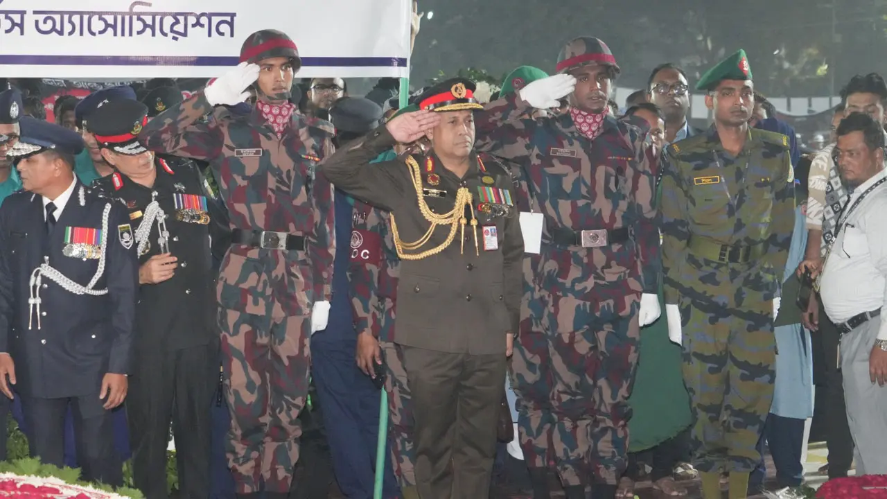 ভাষা শহীদদের প্রতি শ্রদ্ধা জানালেন বিজিবি মহাপরিচালক