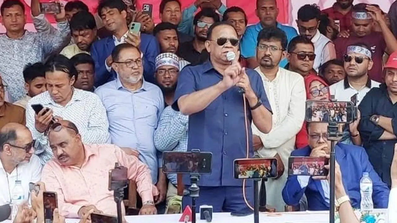 সরকারের ভেতর আ.লীগের ভূত ঢুকেছে মনে হয় : ব্যারিস্টার খোকন