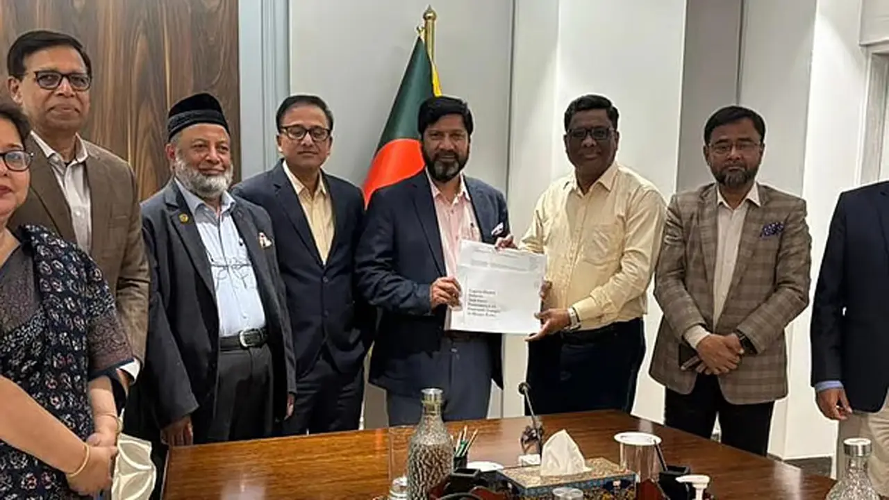 শেয়ারবাজারে ১০ লাখ টাকার কম বিনিয়োগে ঋণ বন্ধের সুপারিশ