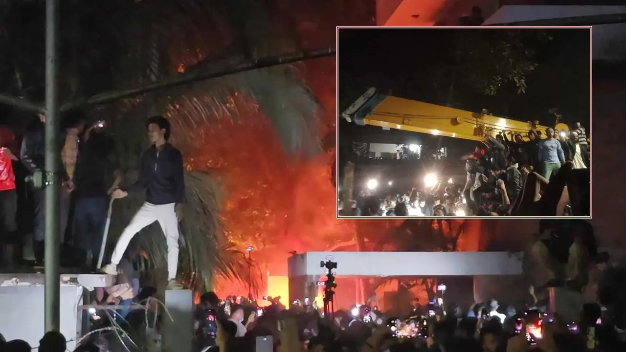 জ্বলছে ৩২, অপেক্ষায় বুলডোজার