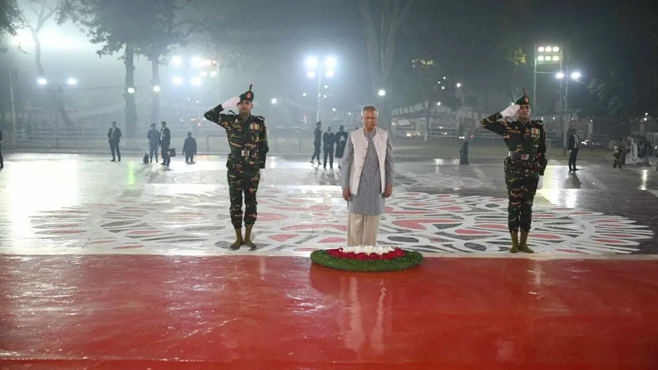 ভাষা শহীদদের প্রতি প্রধান উপদেষ্টার শ্রদ্ধা নিবেদন