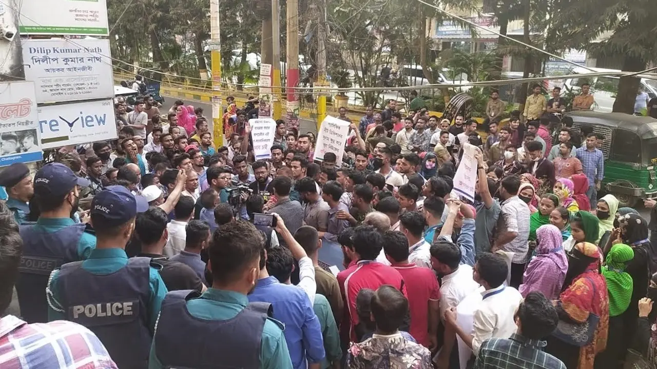 চট্টগ্রামে পত্রিকা অফিসে হামলা, সাংবাদিকসহ বিভিন্ন সংগঠনের নিন্দা