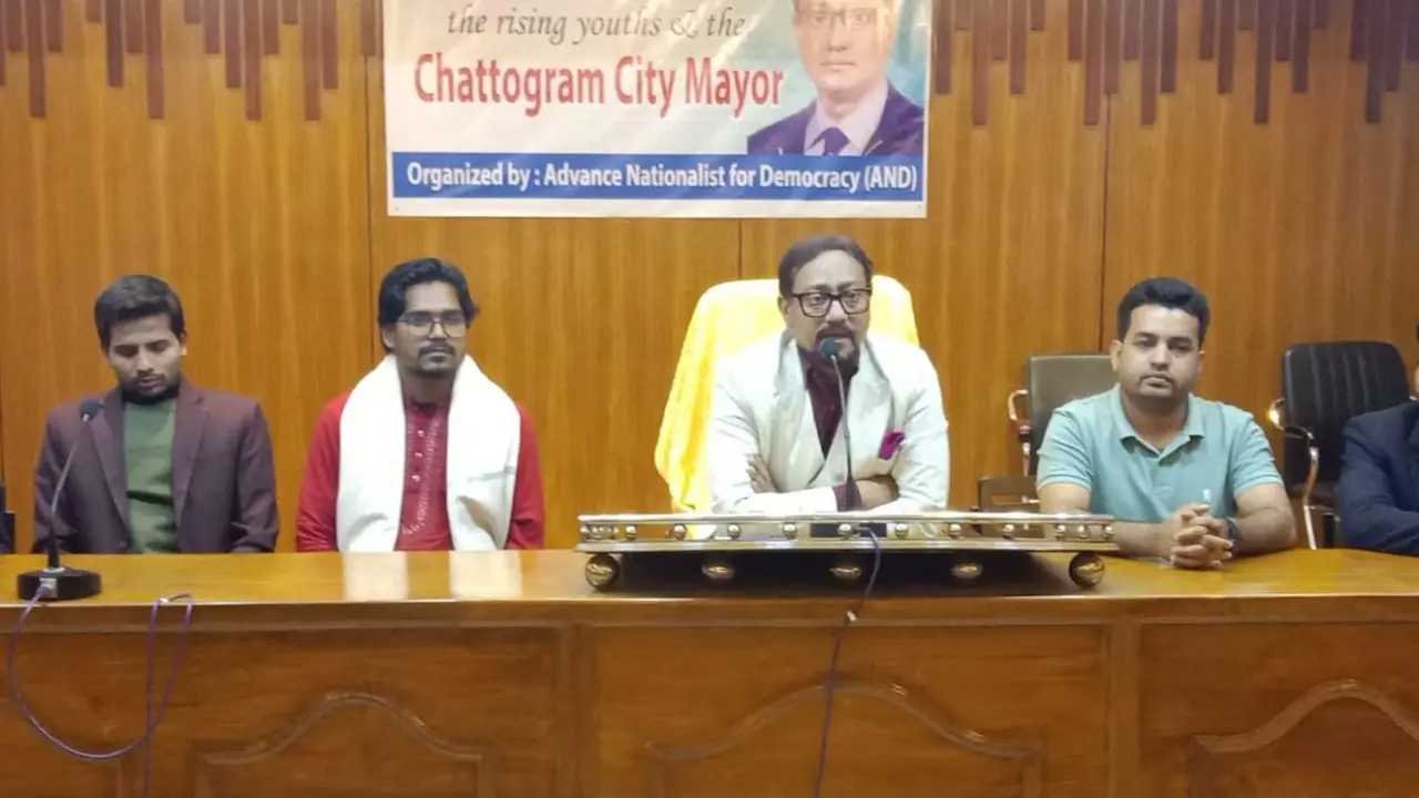 অন্তর্বর্তী সরকার অনেক কিছুই করতে পারছে না : চসিক মেয়র