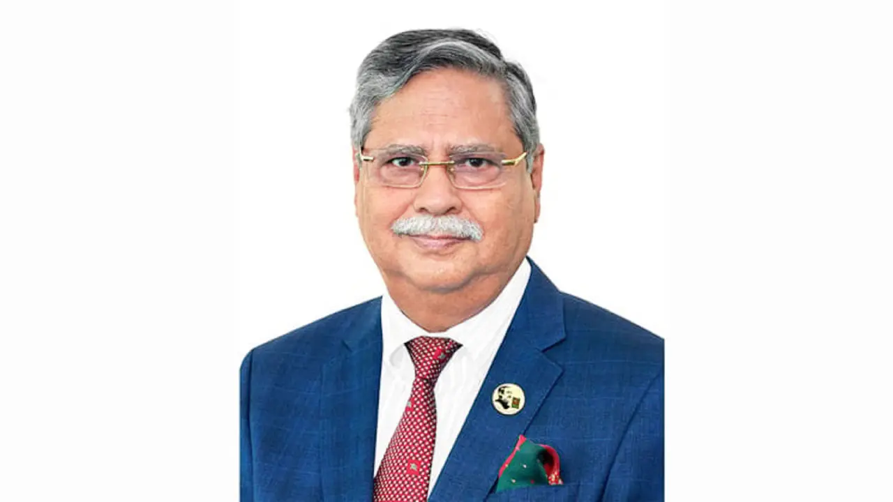বিক্ষোভের মধ্যেই ভাষা শহীদদের শ্রদ্ধা জানালেন রাষ্ট্রপতি