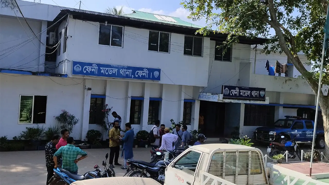 ফেনীতে ১৫ দিনে আওয়ামী লীগ ও সহযোগী সংগঠনের ৬২ নেতাকর্মী গ্রেপ্তার