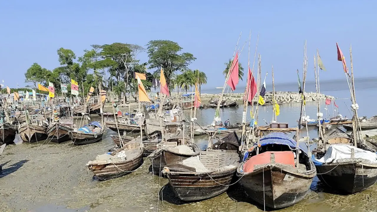 ‘খেয়ে না খেয়ে বাড়িতে থাকা যায়, কিস্তি না দিয়ে থাকা যায় না’