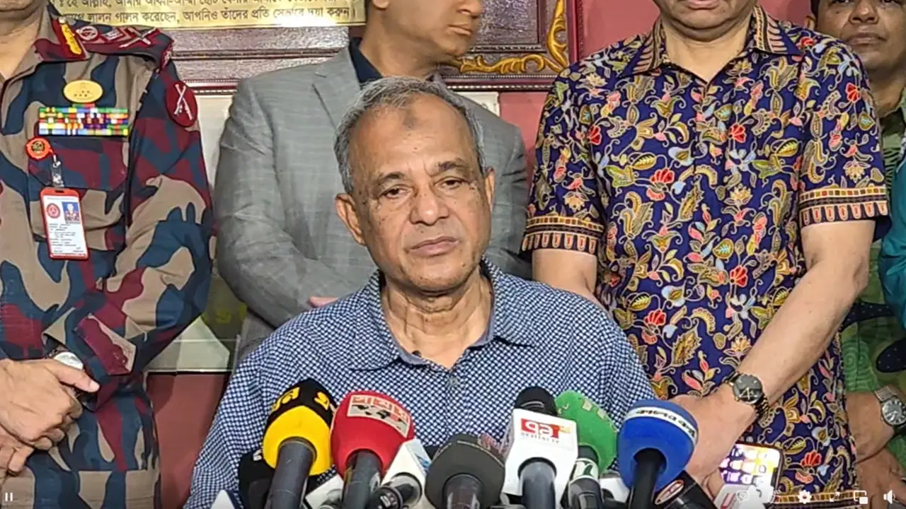 পরিস্থিতির উন্নতি হলে তো পদত্যাগের প্রশ্ন আসে না : উপদেষ্টা
