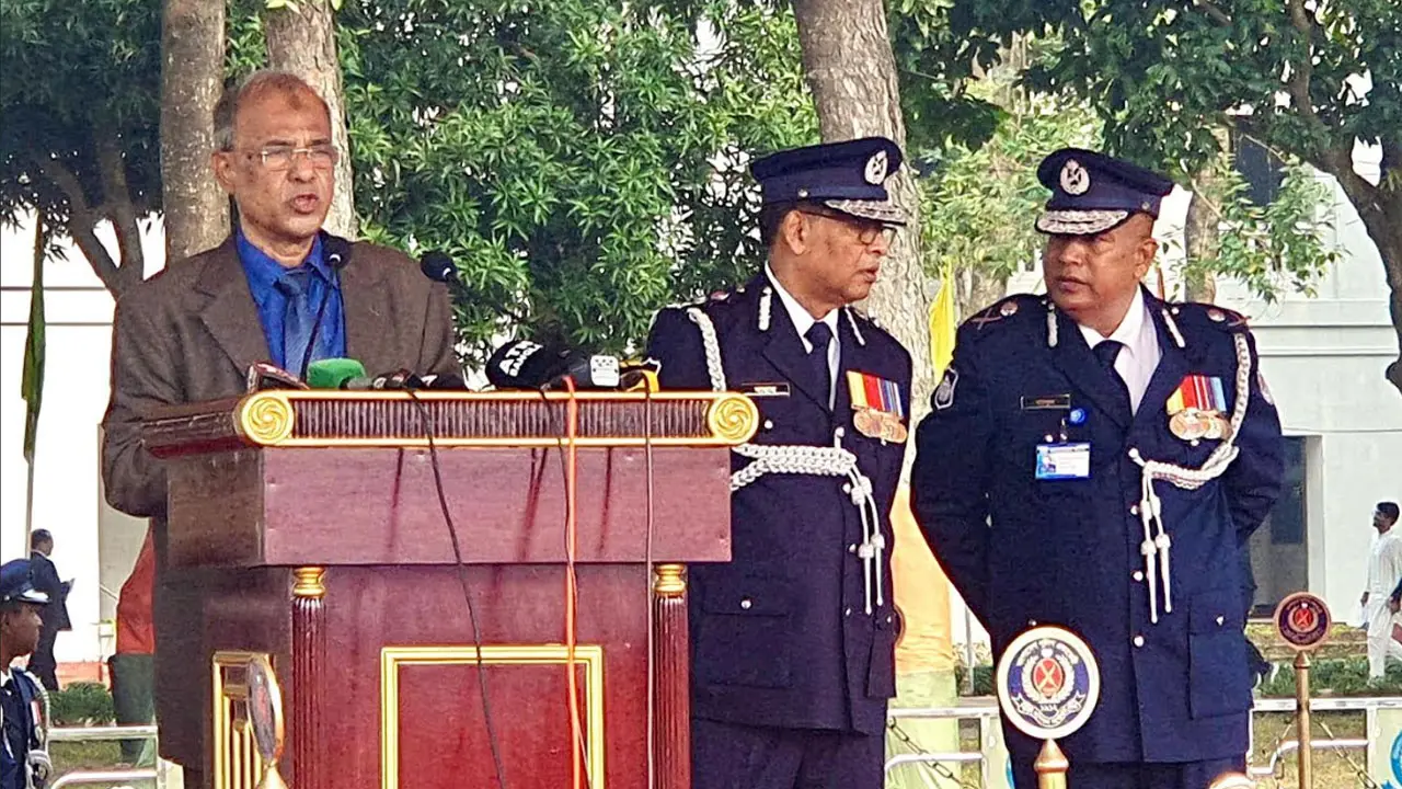 কোনো দল বা গোষ্ঠীর নয়, পুলিশ সব নাগরিকের : স্বরাষ্ট্র উপদেষ্টা