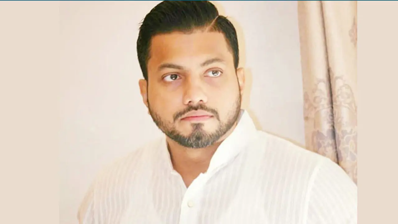 ওরা মানুষের দৃষ্টি ঘুরিয়ে দেওয়ার কাজটি করলো