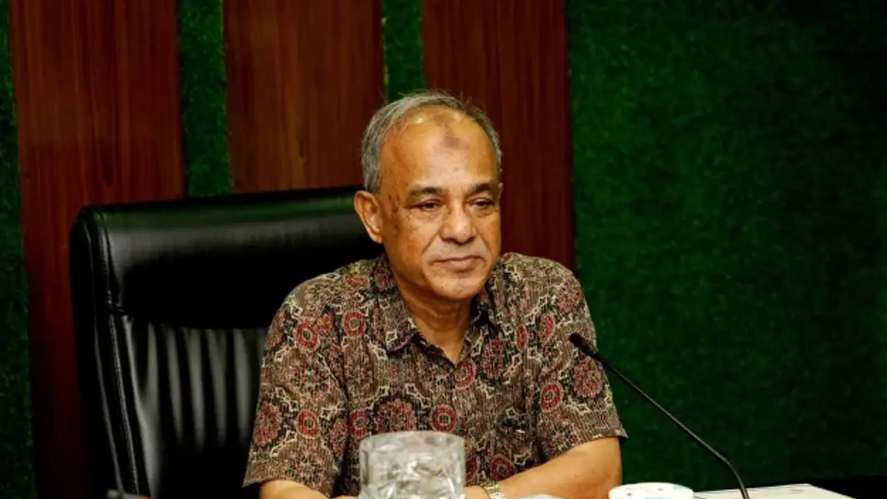 মধ্যরাতে জরুরি সংবাদ সম্মেলনে আসছেন স্বরাষ্ট্র উপদেষ্টা