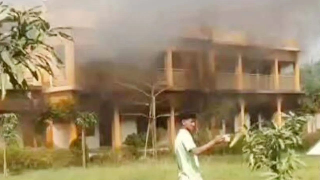 সাবেক রাষ্ট্রপতির ভাতিজার রিসোর্টে ভাঙচুর-অগ্নিসংযোগ