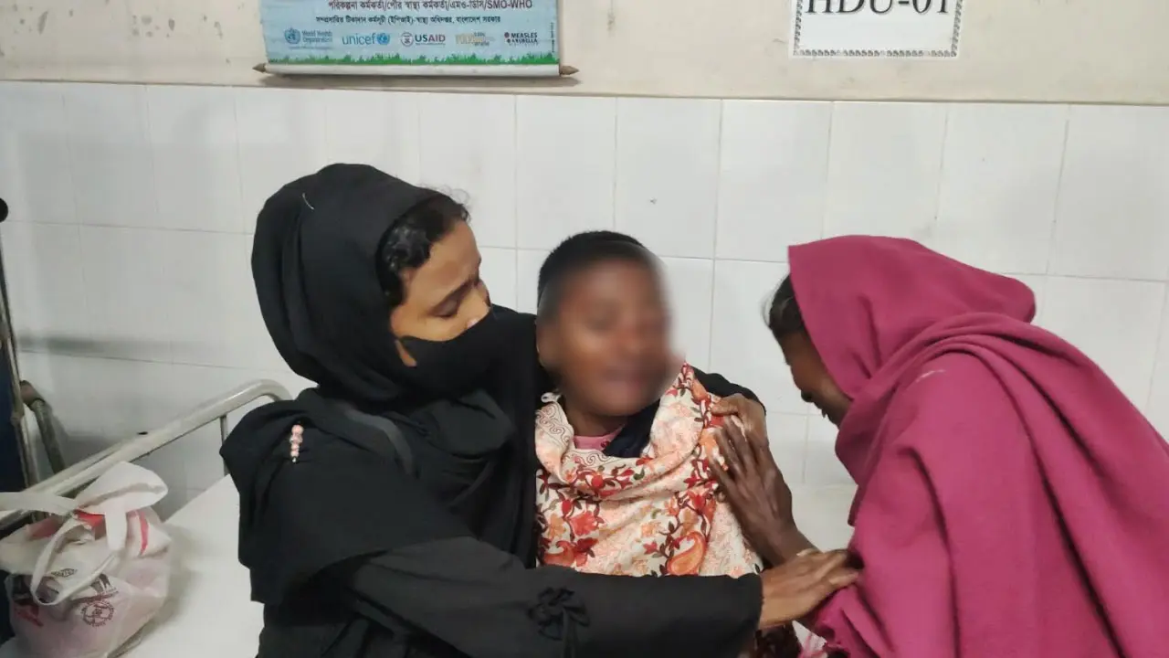 হুজুরের সাইকেল নিয়ে বাড়ি যাওয়ায় শিক্ষার্থীকে পিটিয়ে রক্তাক্ত