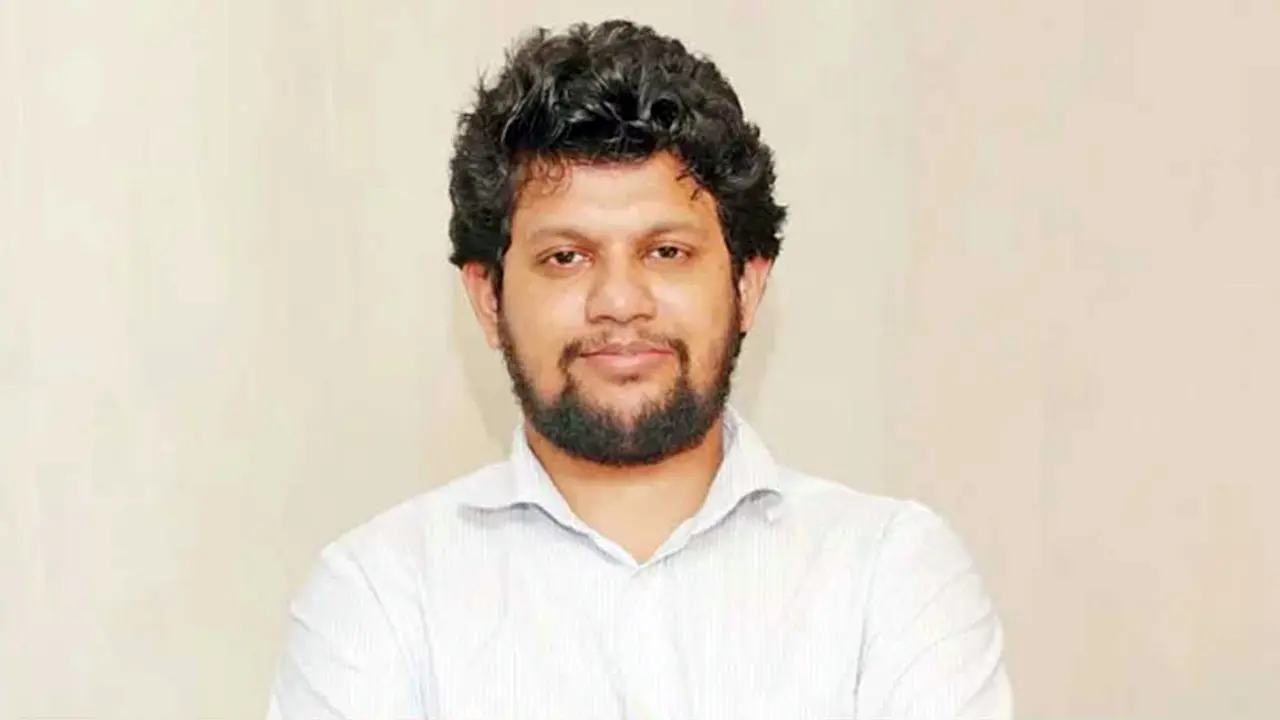 থামুন, অভ্যুত্থানের ফসল নষ্ট করবেন না : উপদেষ্টা মাহফুজ