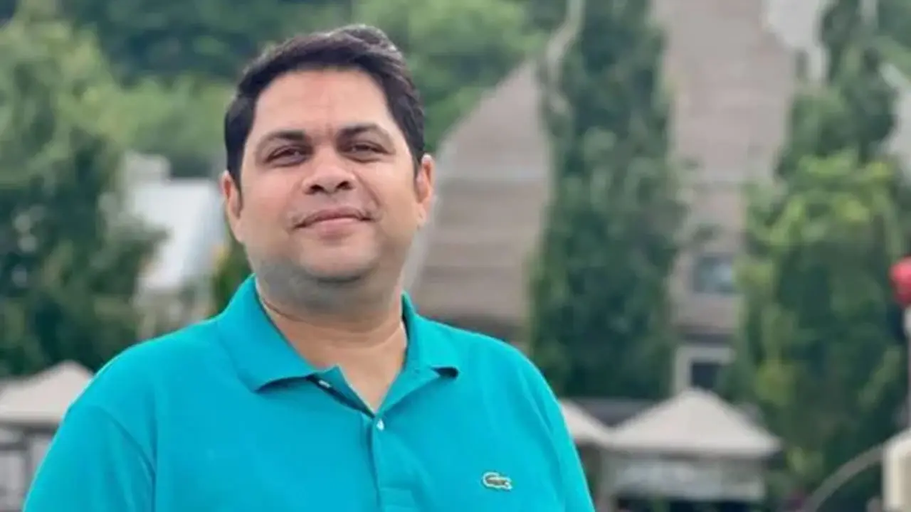 দেশ টিভির এমডি আরিফসহ ১৯ জনের নামে দুই মামলা