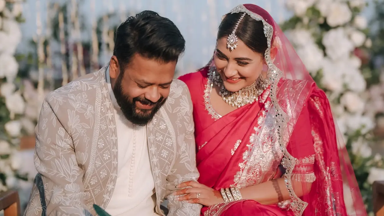 মায়ের শাড়ি পরে বিয়ে করেছেন মেহজাবীন