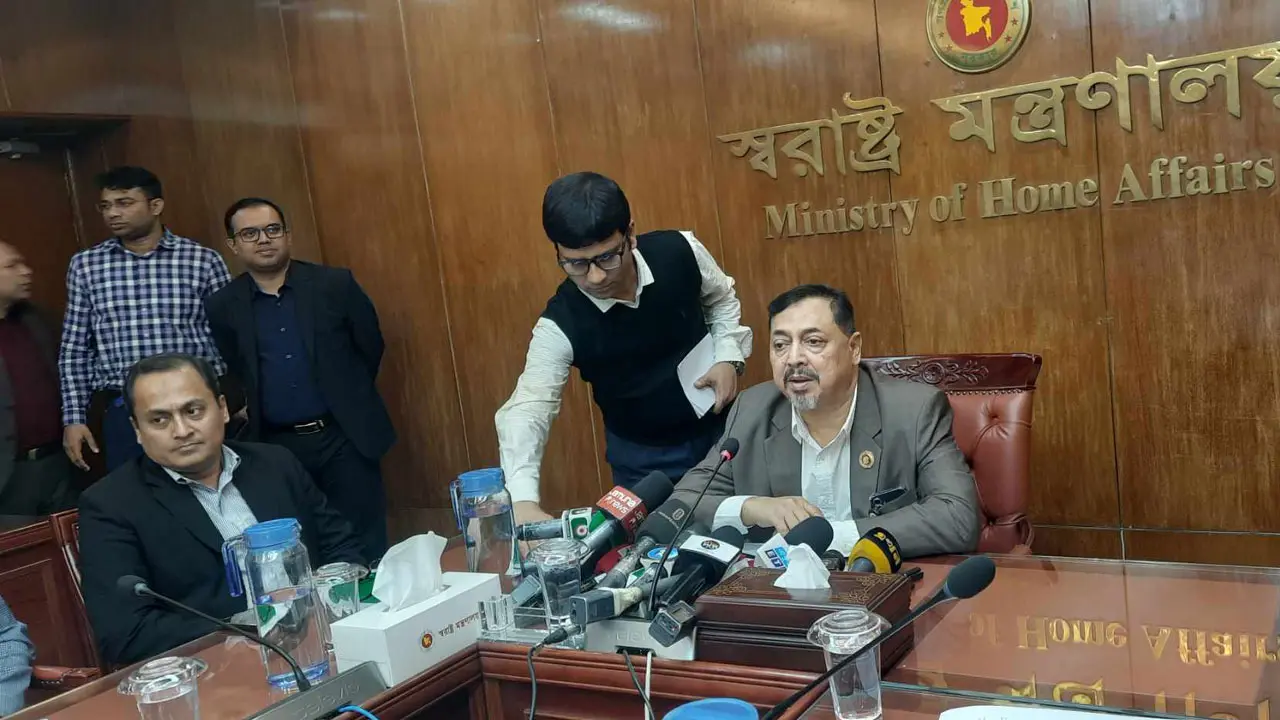 কিছু মানুষের দুর্বৃত্তপনায় এয়ার টিকিটের অস্বাভাবিক দামবৃদ্ধি