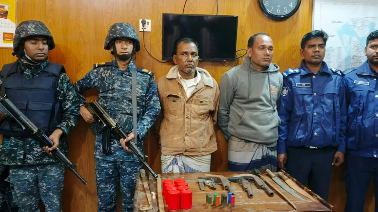 নৌবাহিনীর ‘বিশেষ কম্বিং অপারেশন’ চলছে