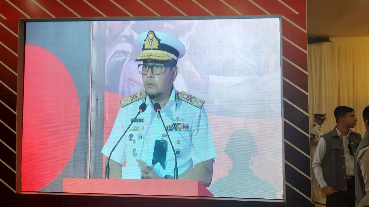 অন্তর্বর্তীকালীন সরকারের প্রতি নৌবাহিনী প্রধানের কৃতজ্ঞতা