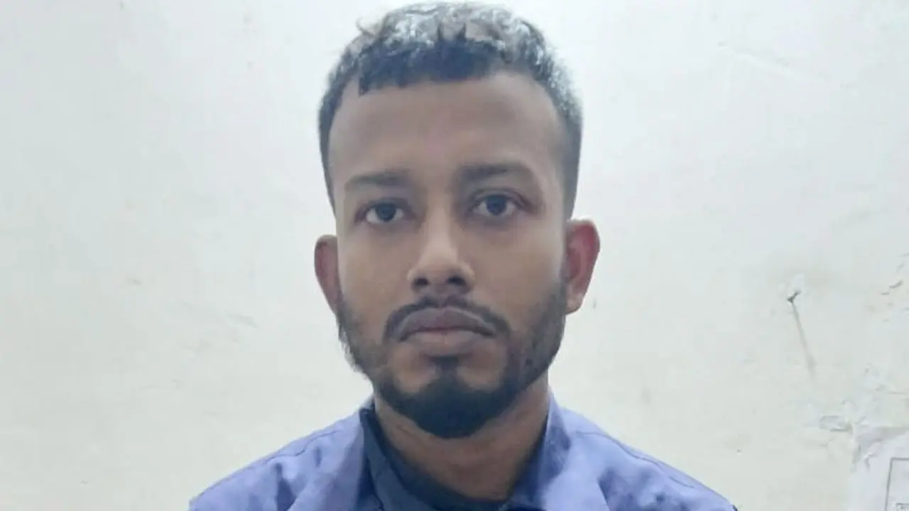 পিরোজপুরে জনতার হাতে ভুয়া পুলিশ আটক