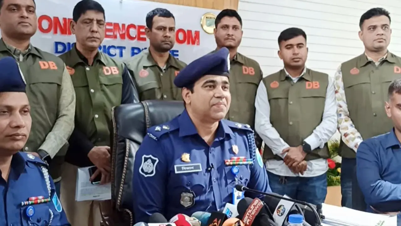 বাসে ডাকাতির সময় কোনো ধর্ষণের ঘটনা ঘটেনি : পুলিশ সুপার