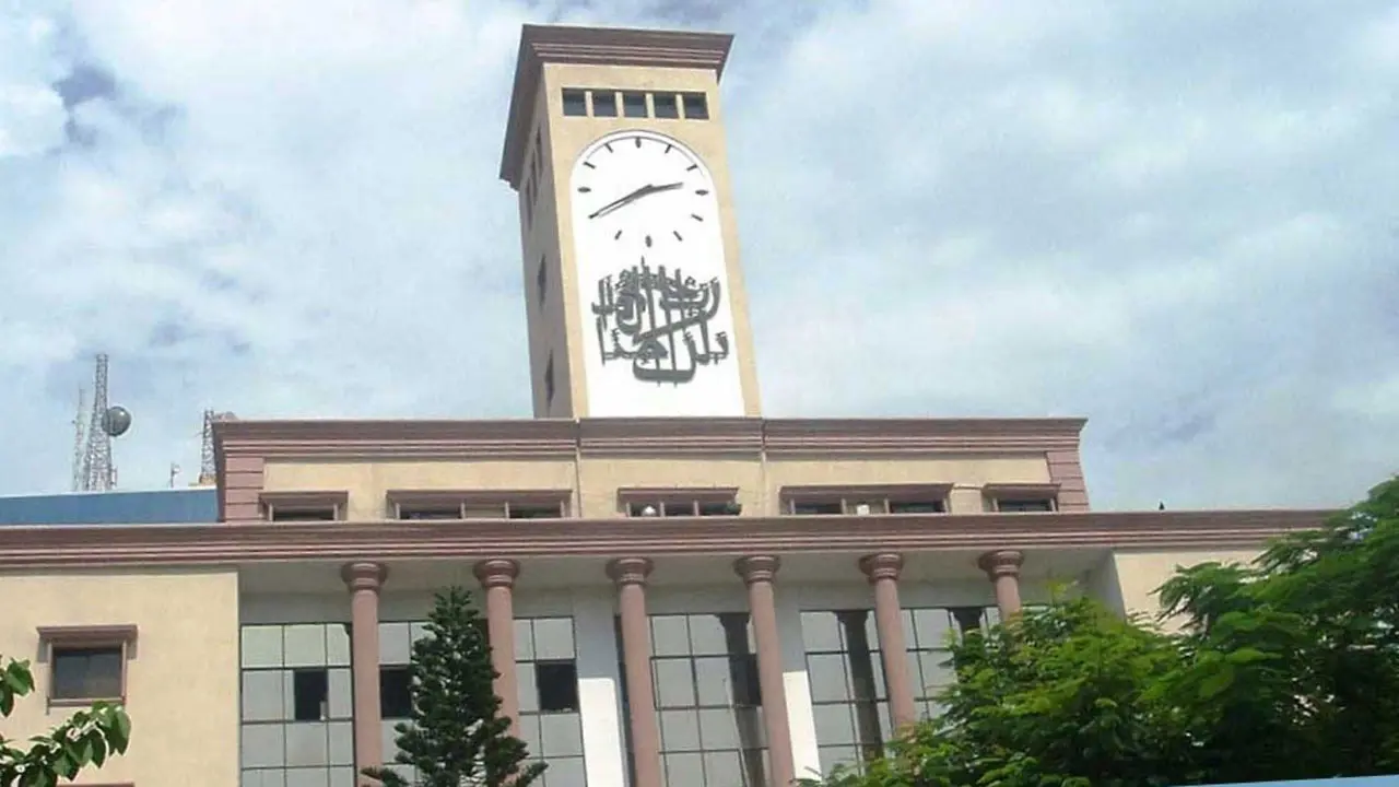 কুড়িল পূর্বাচল সংযোগ সড়কের বিলবোর্ড অপসারণের নির্দেশ রাজউকের