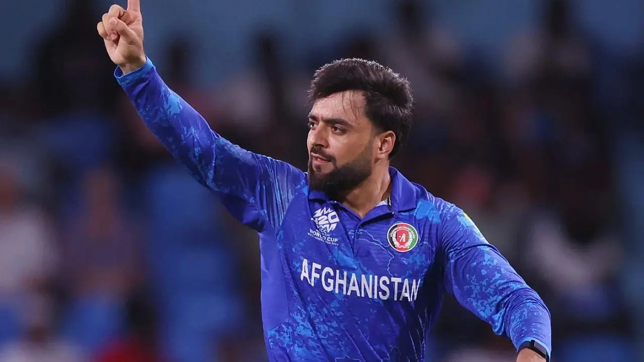 ব্রাভোর রেকর্ড ভেঙে চূড়ায় রশিদ খান