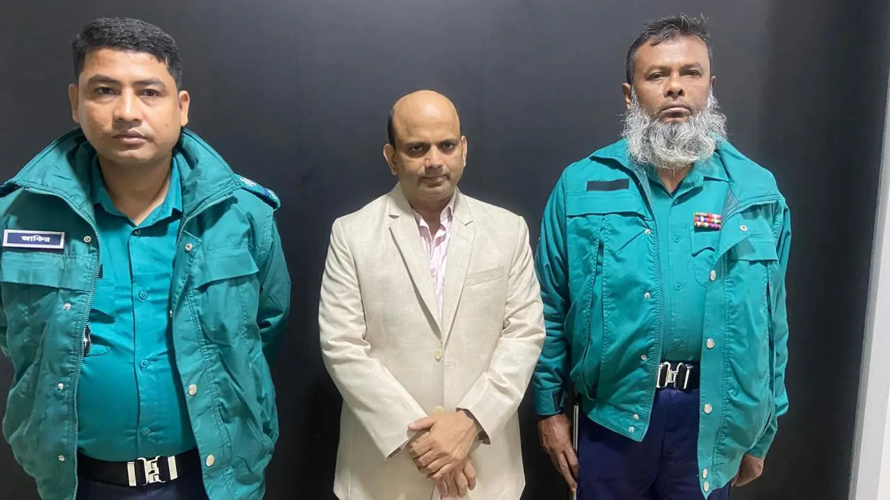 আ. লীগ নেতা ফখরুল আনোয়ার ২ দিনের রিমান্ডে