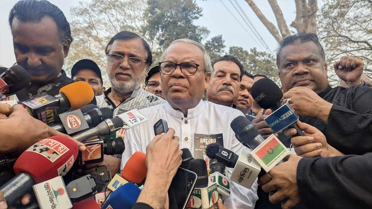 জনগণের পক্ষের কোনো রাজনীতিবিদ কখনও পালায় না : রিজভী