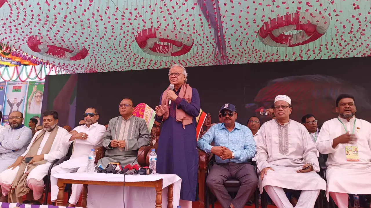 শেখ হাসিনার পতন না হলে আমাদের সবার ফাঁসি দিতেন : রিজভী