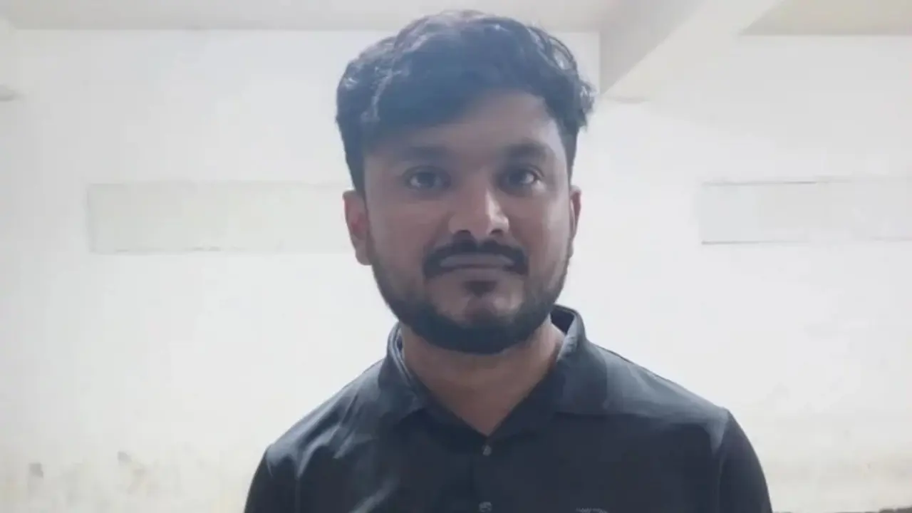 শেখ হাসিনার গাড়িচালকের ছেলে গ্রেপ্তার 
