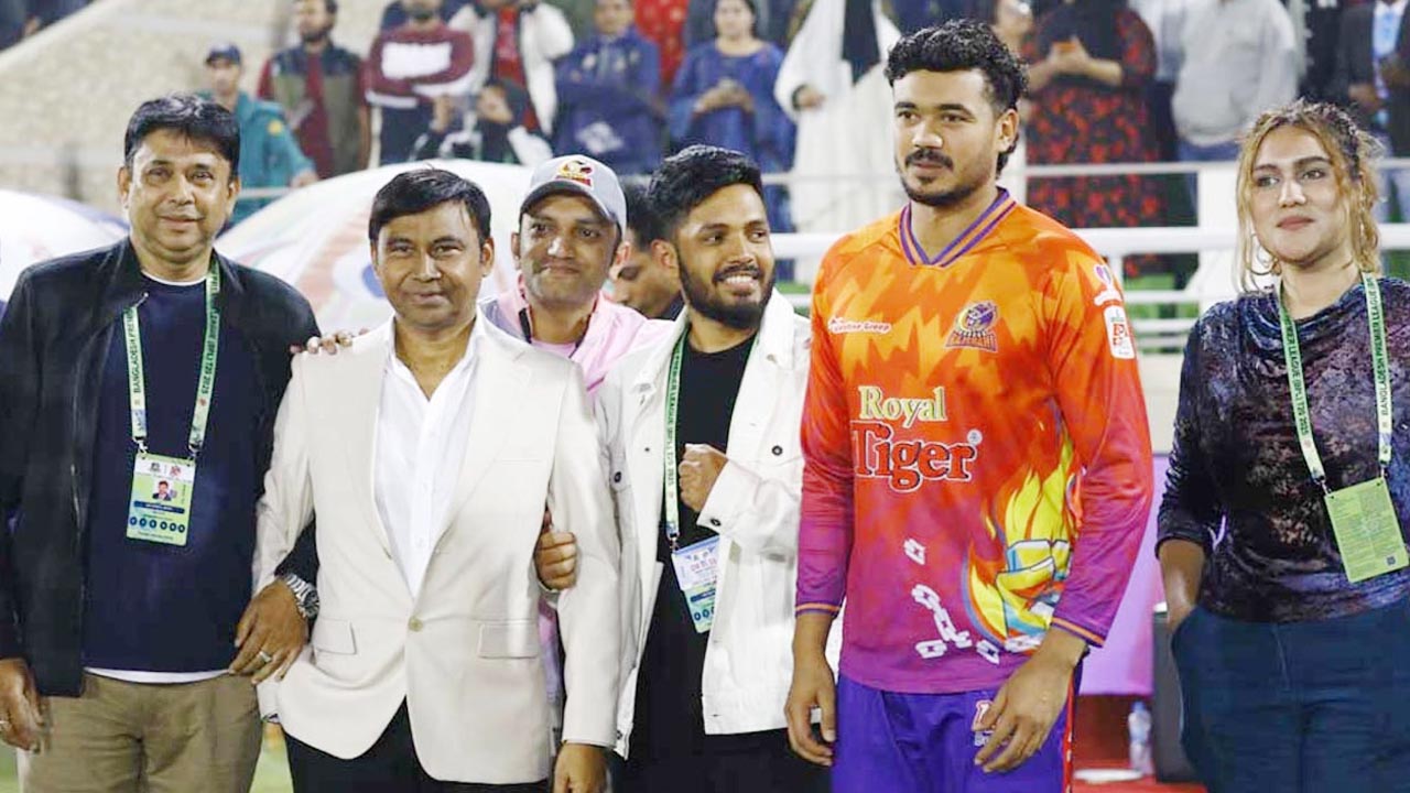 বিতর্কিত রাজশাহীর মালিক কে এই শফিকুর রহমান