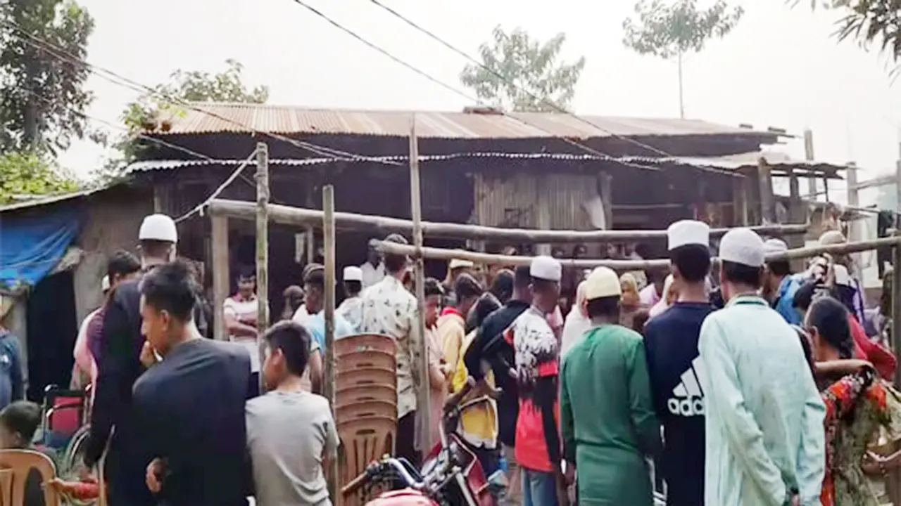 স্ত্রীর জানাজার কয়েক মিনিট আগে মারা গেলেন স্বামী