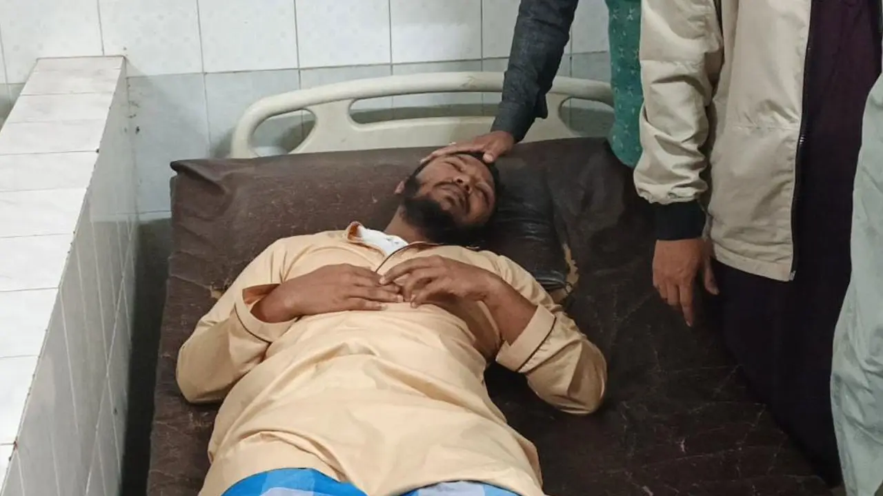 এমসি কলেজে শিবিরের বিরুদ্ধে শিক্ষার্থীকে পেটানোর অভিযোগ