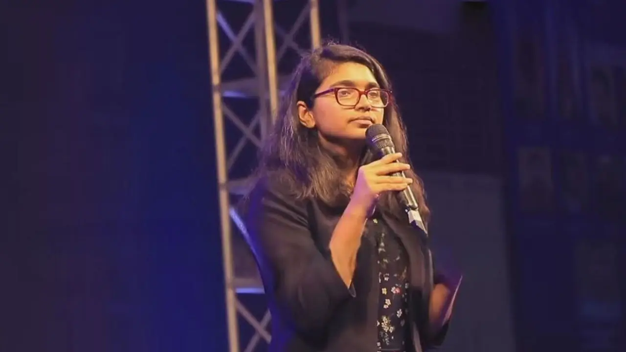 ‘মানুষ প্রশ্ন করতে শিখে গেলে এক শ্রেণির মানুষ বিপদে পড়ে যায়’