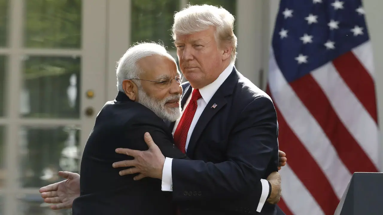 ভারতীয়দের শিকলে না বাঁধতে ট্রাম্পকে অনুরোধ করবেন মোদি