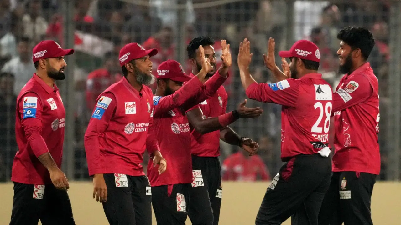 চিটাগাংকে হারিয়ে ফাইনালের টিকিট পেল বরিশাল