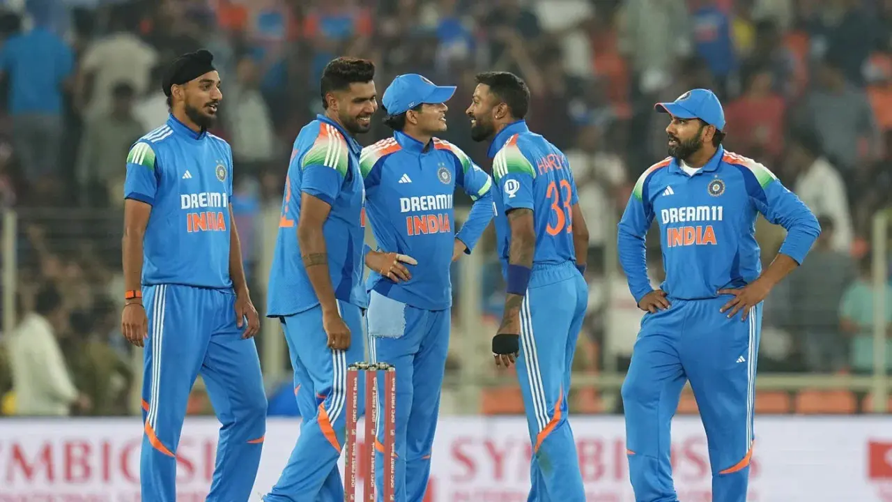 বাংলাদেশের বিপক্ষে ভারতের একাদশ নিয়ে ধারণা দিলেন রোহিত