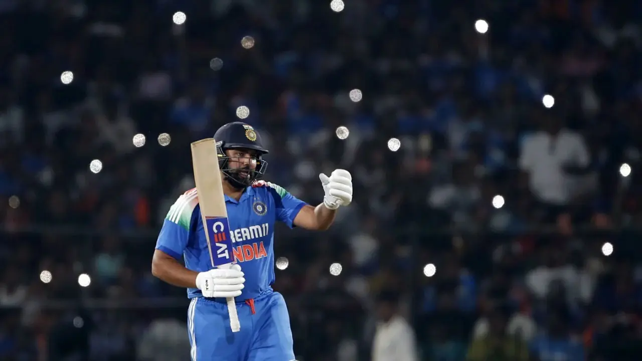 বাংলাদেশকে হারানোর দিনে রোহিতের অনন্য দুই রেকর্ড