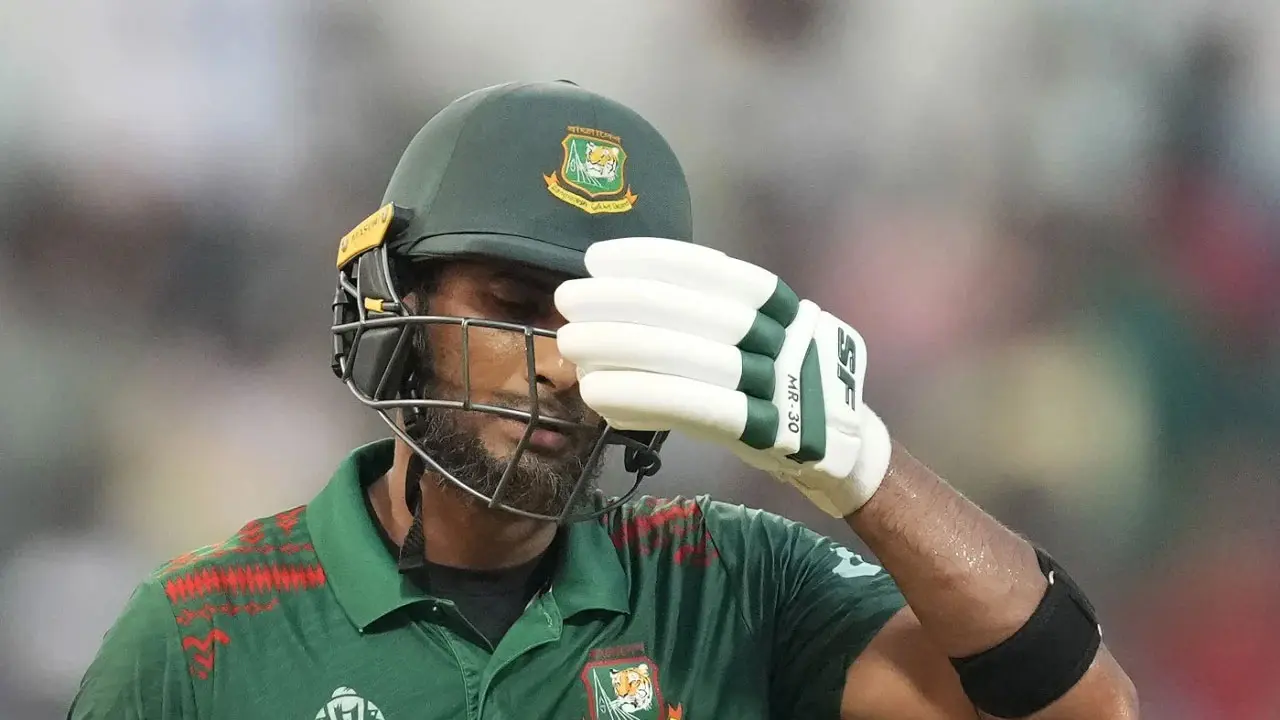 ধৈর্য হারিয়ে দলের বিপদ বাড়ালেন মাহমুদউল্লাহ