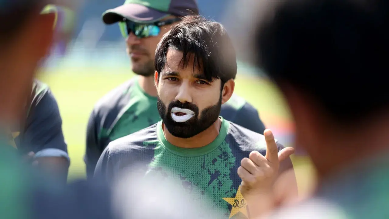 ব্যর্থ আসর শেষে দলের পেশাদারিত্ব নিয়ে প্রশ্ন তুললেন রিজওয়ান